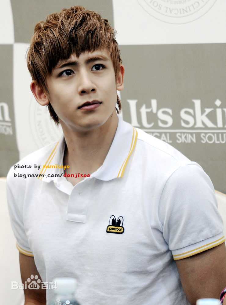 尼坤(Nichkhun Buck Horvejkul)100619 skin签名会前后照片