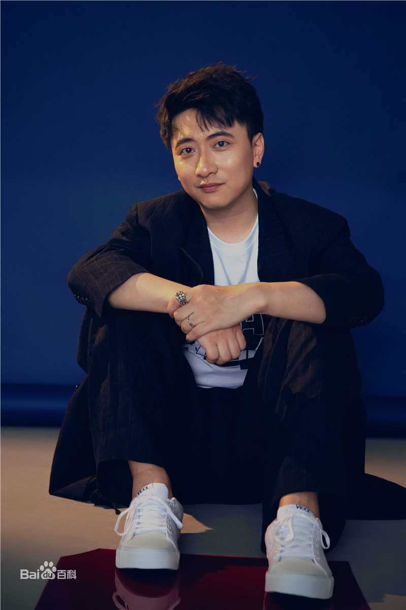 邢潇导演素颜照相册