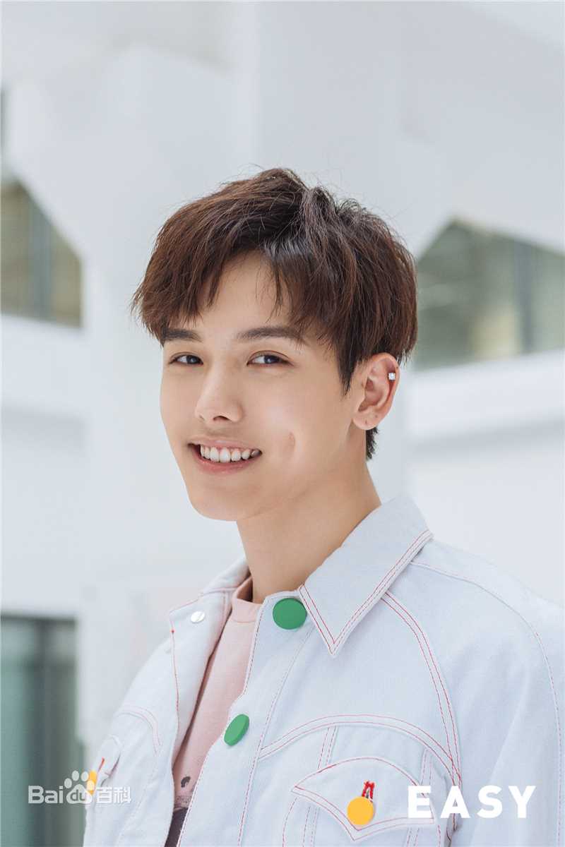 王以纶(Riley)最全杂志街拍相册