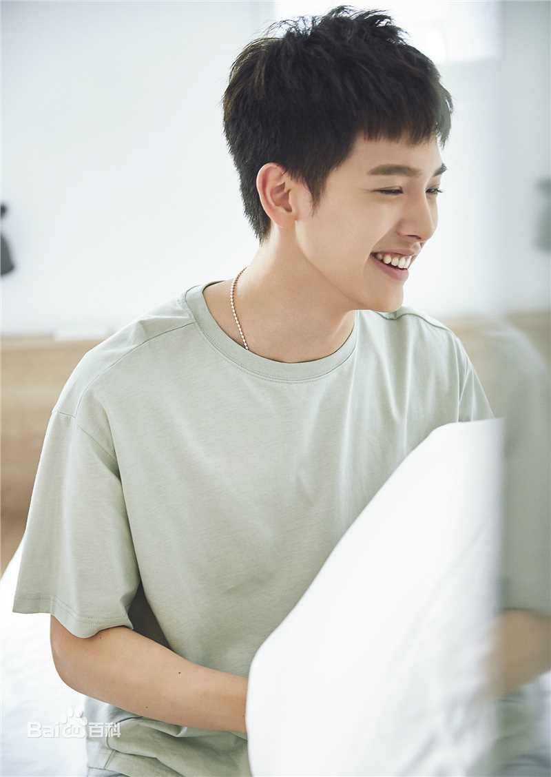 王以纶(Riley)最全杂志街拍相册