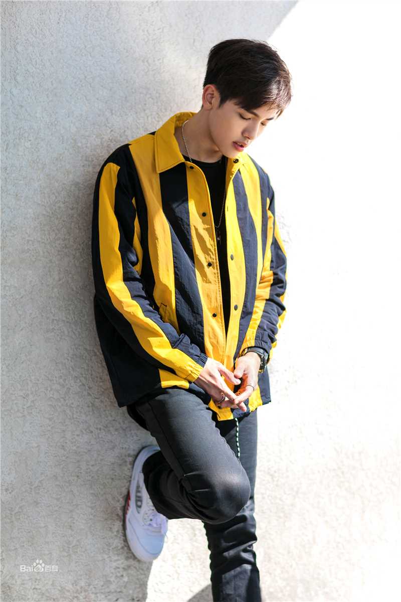 王以纶(Riley)最全街拍壁纸