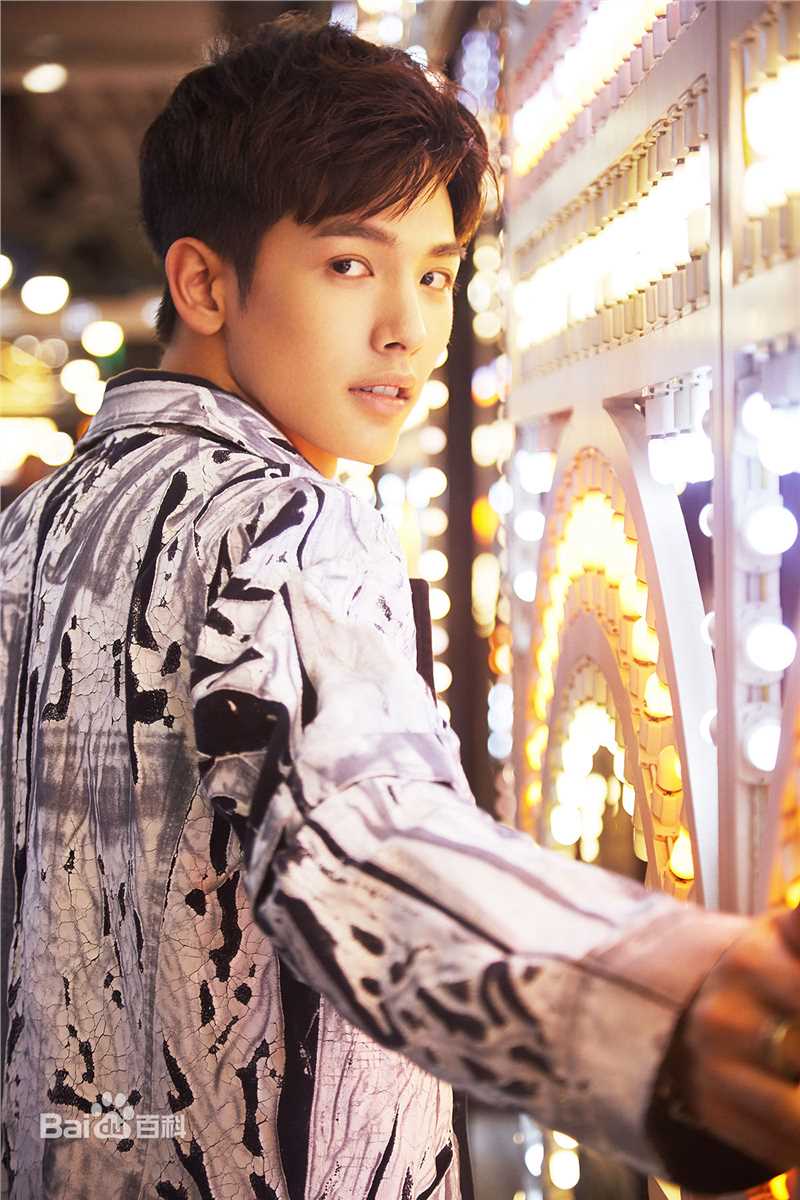 王以纶(Riley)最全街拍壁纸