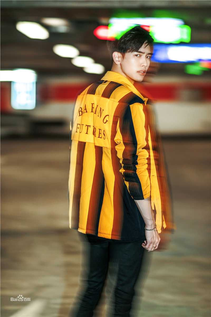 王以纶(Riley)最全街拍壁纸