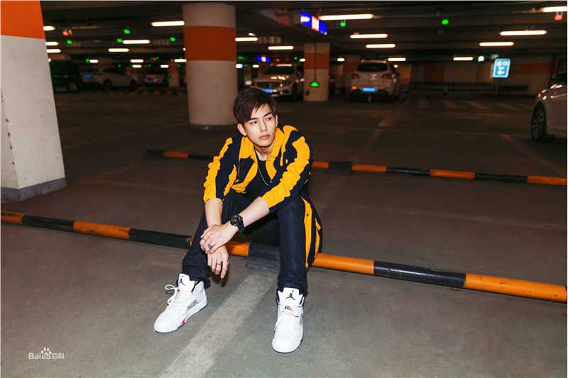 王以纶(Riley)最全街拍壁纸