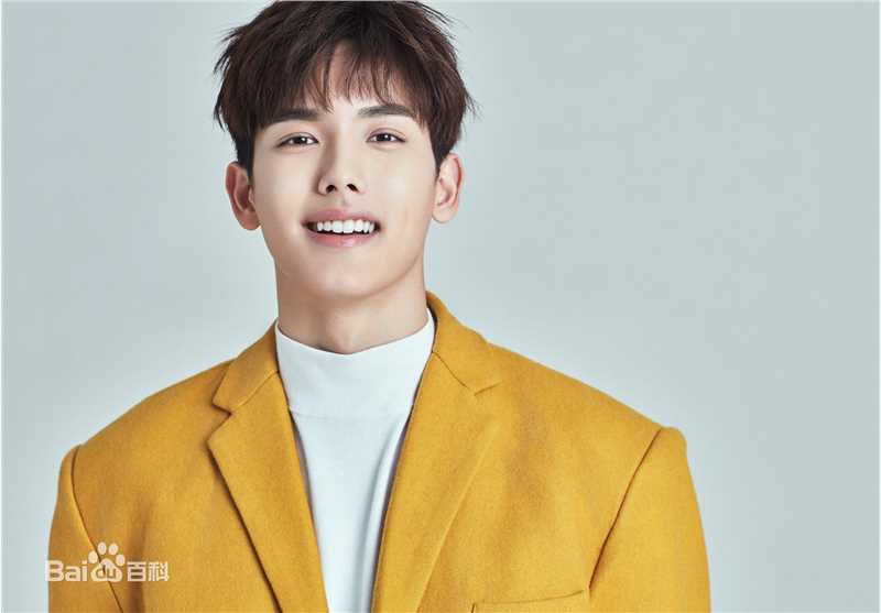 王以纶(Riley)最全街拍壁纸