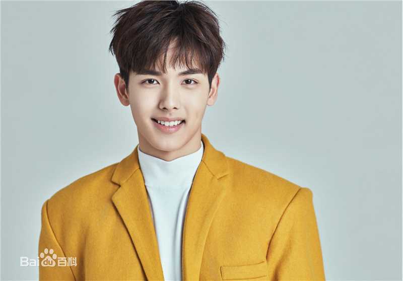 王以纶(Riley)最全街拍壁纸