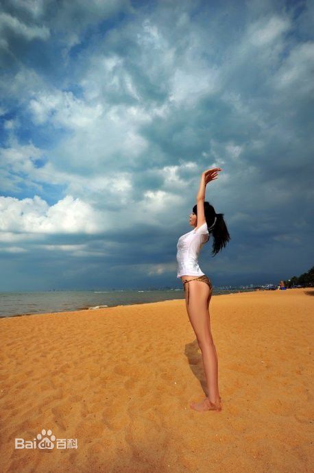 孟瞳迪海滩清凉