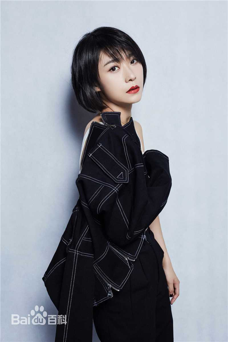 吕晓霖最新图集