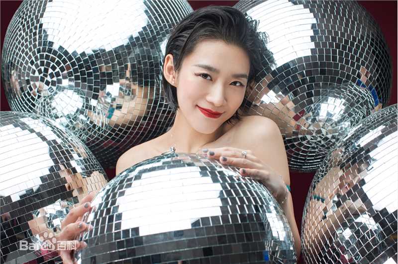 吕晓霖最新图集