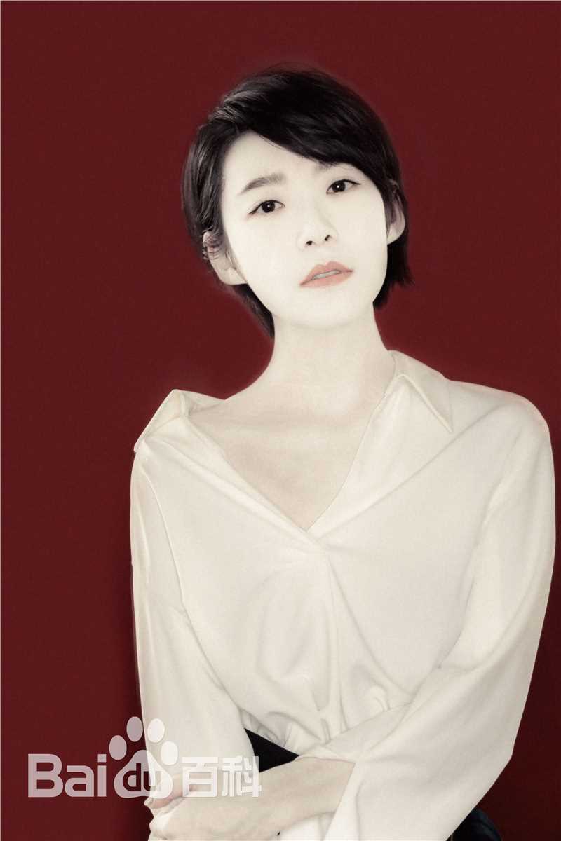 吕晓霖最新图集