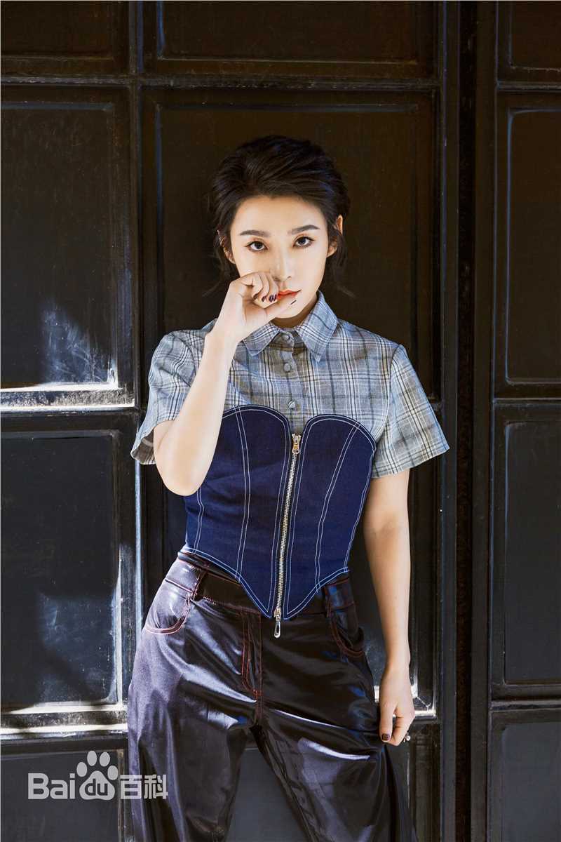 吕晓霖最新图集