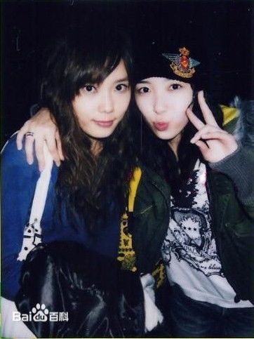 蔡颐榛(Bernice)和姐姐蔡芷纭性感图片图集