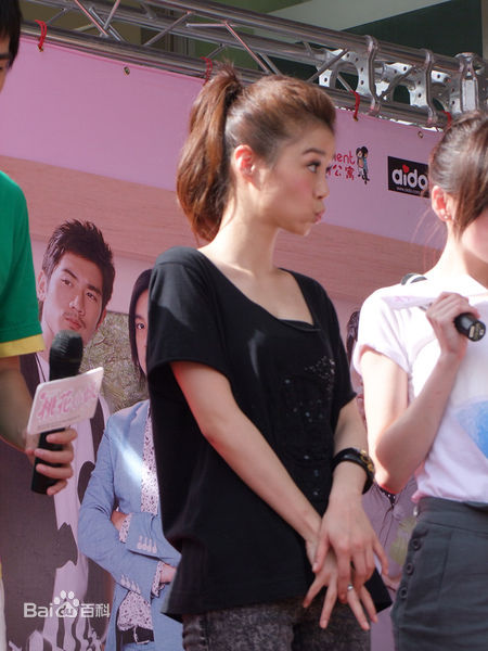 李佳颖(Ivleyn)舞台照性感图片图集