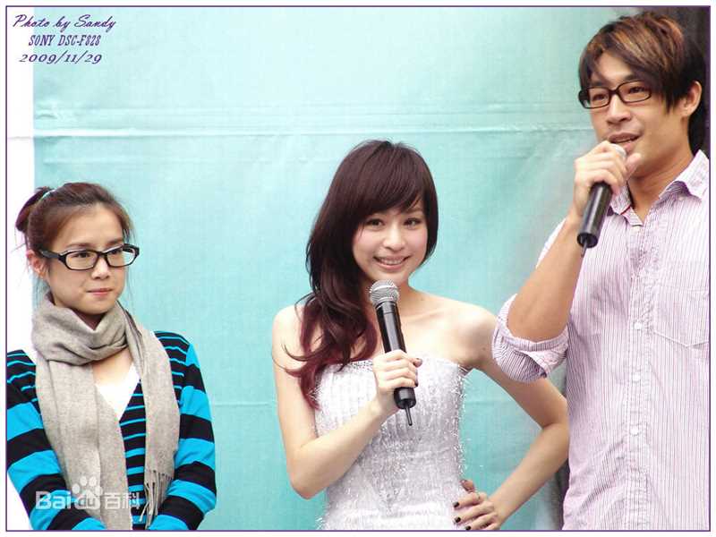 李佳颖(Ivleyn)舞台照性感图片图集