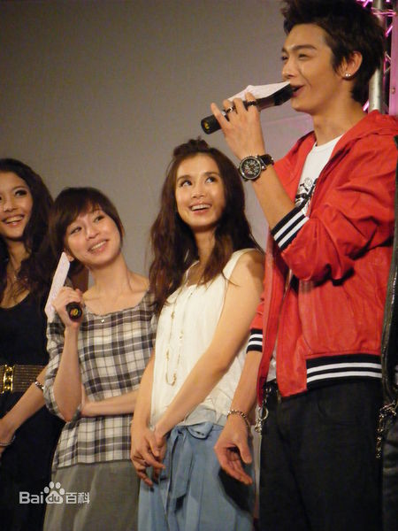 李佳颖(Ivleyn)舞台照性感图片图集