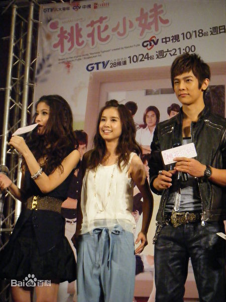 李佳颖(Ivleyn)舞台照性感图片图集