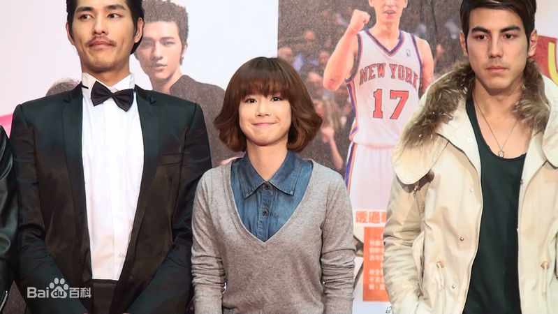 李佳颖(Ivleyn)舞台照性感图片图集