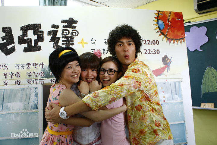 李佳颖(Ivleyn)舞台照性感图片图集