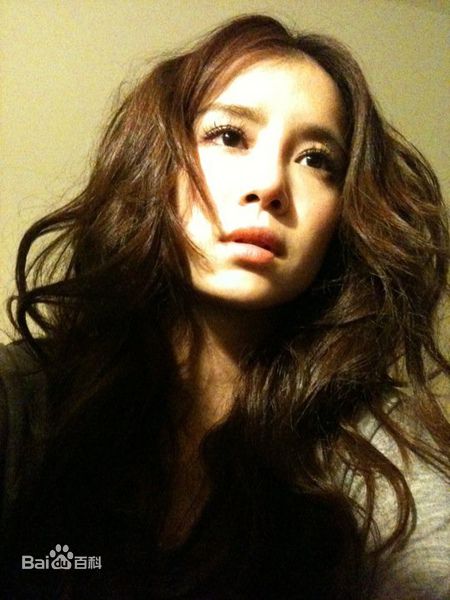 李佳颖(Ivleyn)不同的佳颖生活照