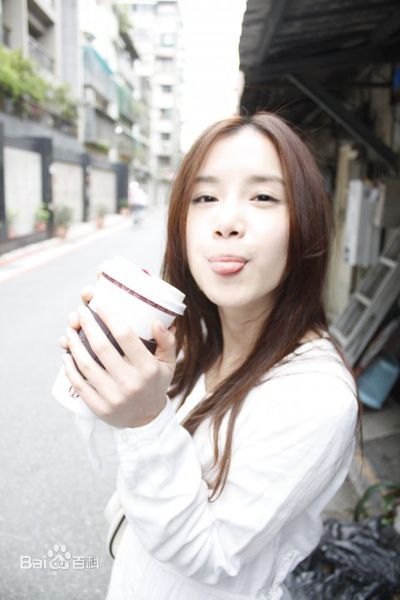 李佳颖(Ivleyn)不同的佳颖生活照