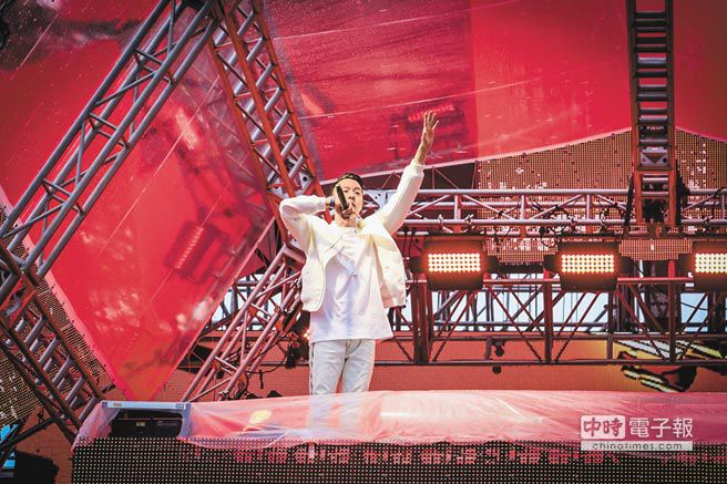 最优质周汤豪(Nick Chou)生活照