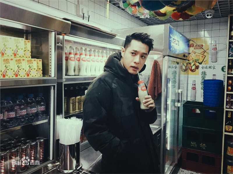 周汤豪(Nick Chou)NICK可爱搞怪壁纸壁纸