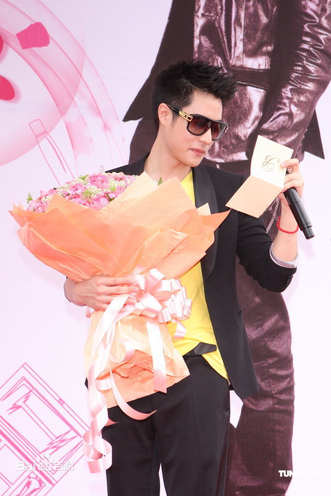 最新周汤豪(Nick Chou)精彩图册