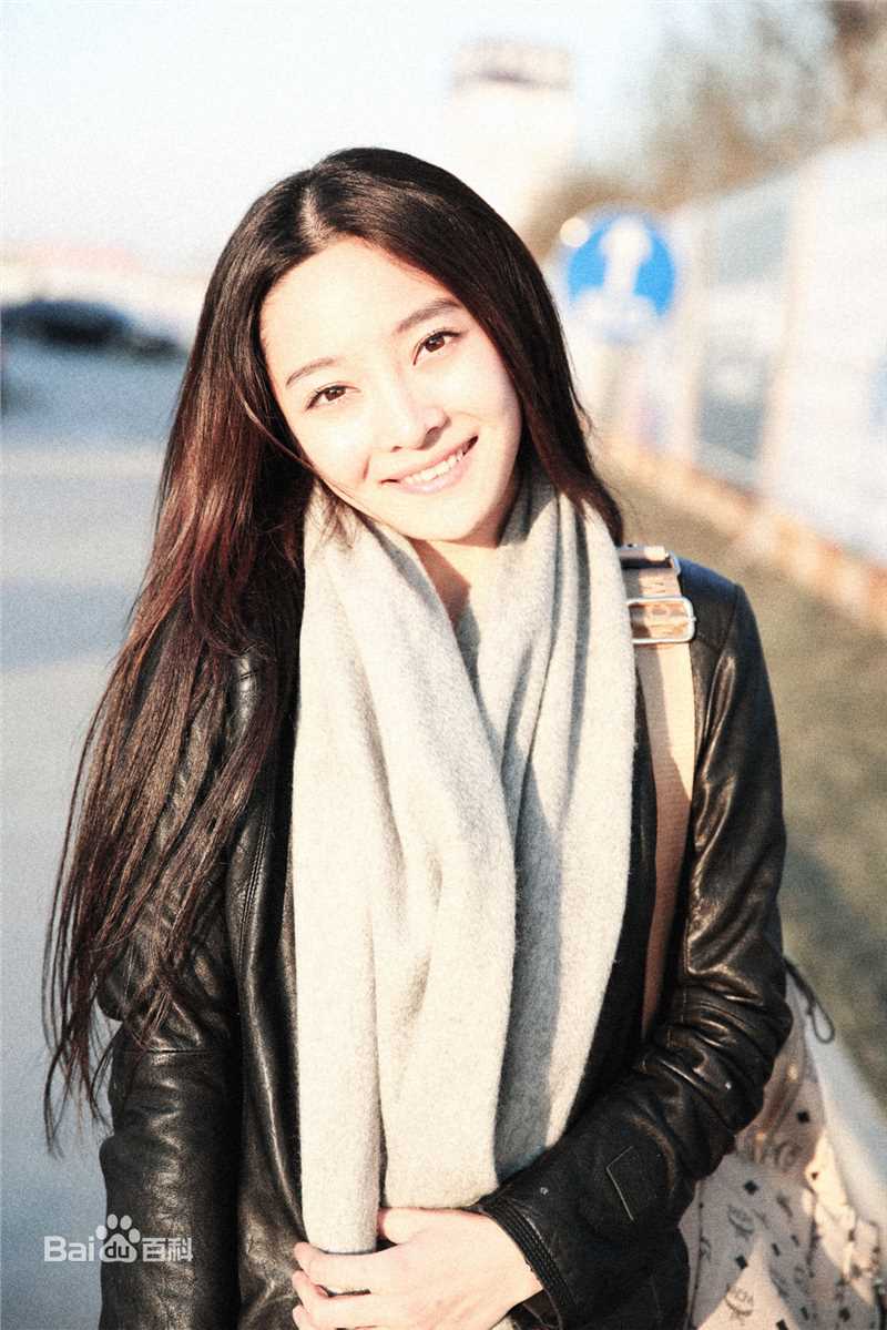 最新徐岑子性感图片