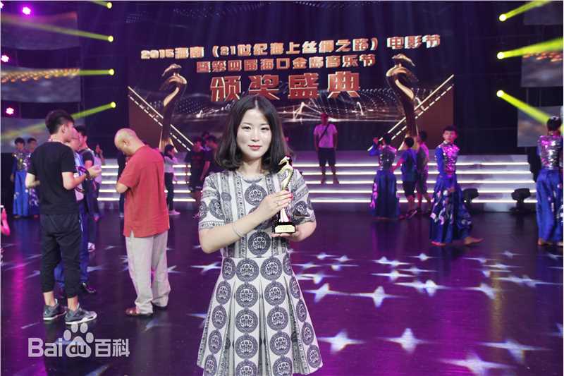 刘潇珂2015海南电影节前后照片