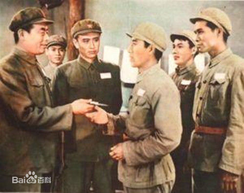 最新梁音性感图片