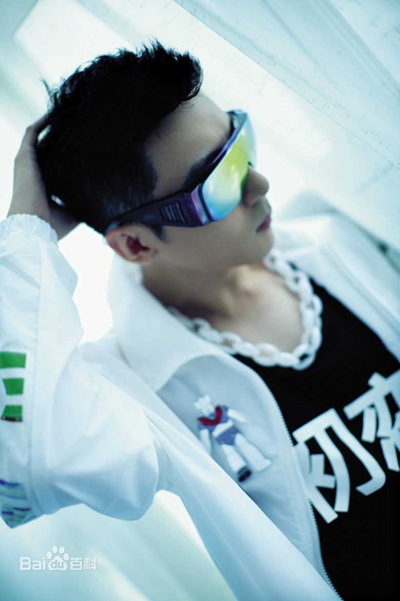 高清梁欢(LiangHuan)图片