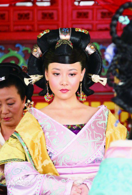 最全纳伊莎在《明珠游龙》客氏中的壁纸