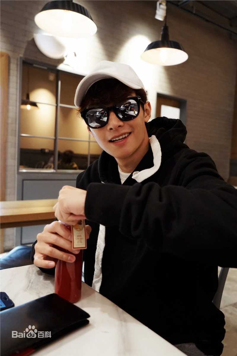 萧浩冉生活照生活照