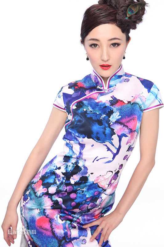 最新孙亚男性感图片