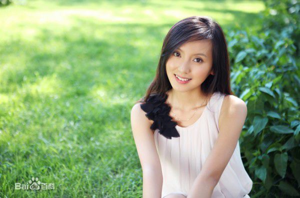 最新黄湄媚壁纸