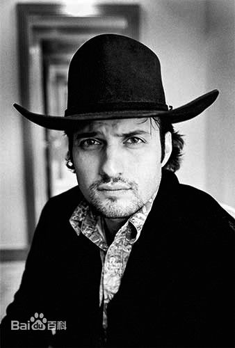 罗伯特·罗德里格兹(Robert Rodriguez)前后照片