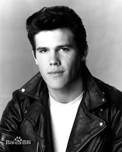 乔什·布洛林(Josh James Brolin)前后照片