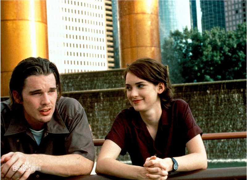 薇诺娜·瑞德(Winona Ryder)《四个毕业生》最新剧照