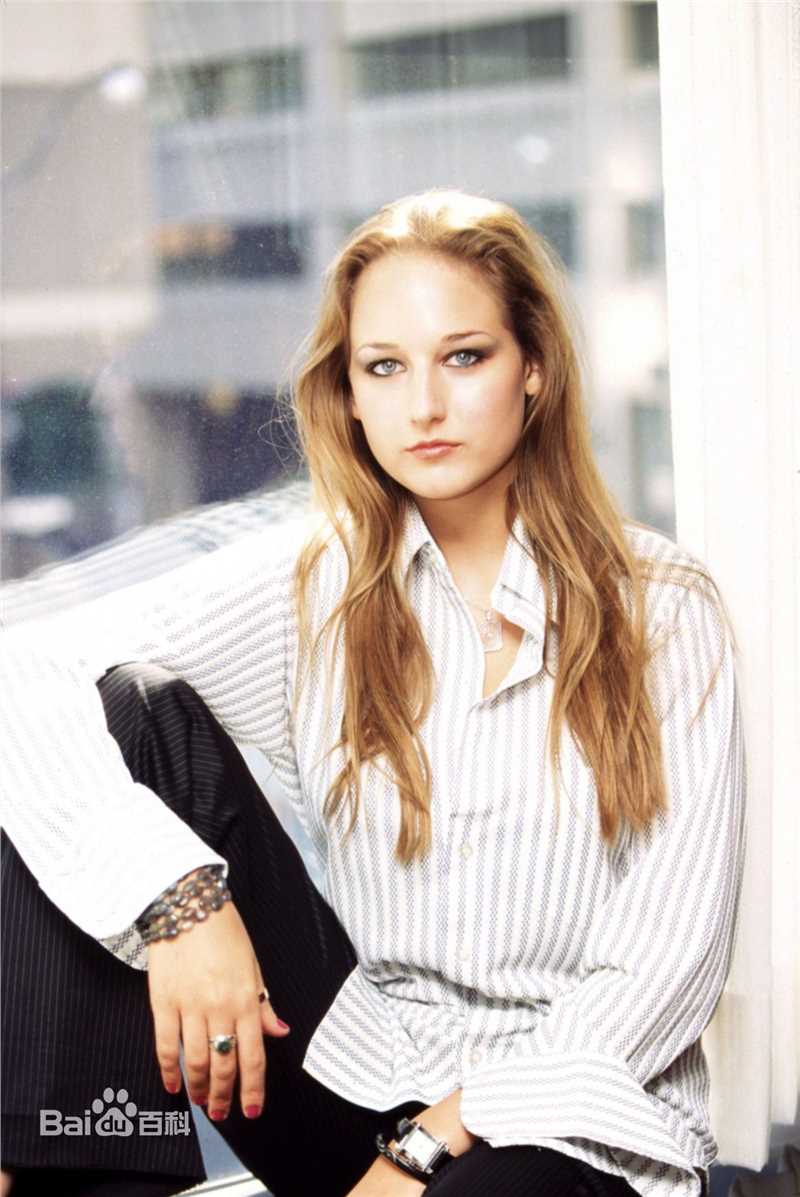 最新莉莉·索博斯基(Leelee Sobieski)精彩图册