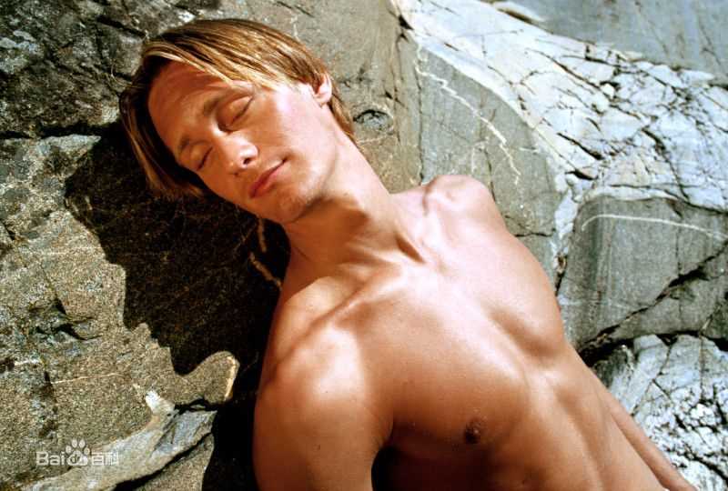 最优质亚历山大·斯卡斯加德(Alexander Skarsgard)精彩图册