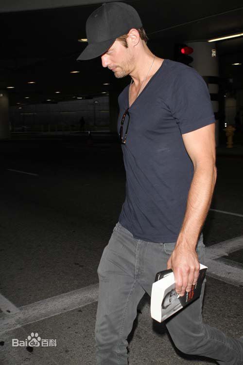 最全亚历山大·斯卡斯加德(Alexander Skarsgard)精彩图册