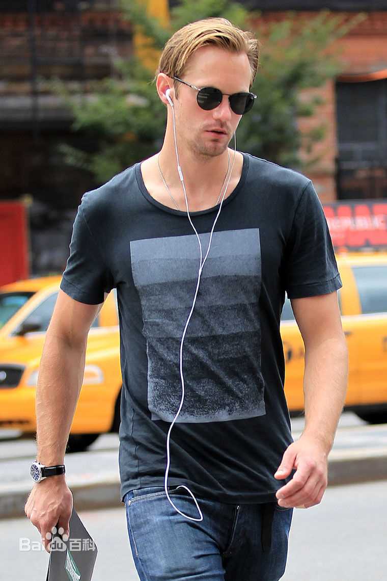 最全亚历山大·斯卡斯加德(Alexander Skarsgard)精彩图册