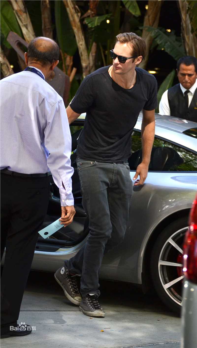 最全亚历山大·斯卡斯加德(Alexander Skarsgard)精彩图册