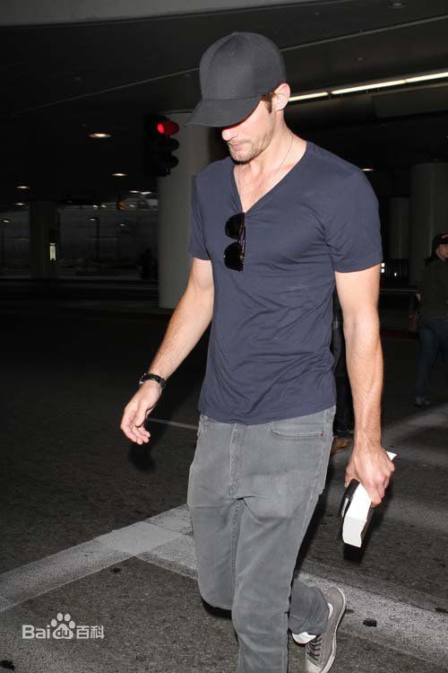 精选亚历山大·斯卡斯加德(Alexander Skarsgard)精彩图册