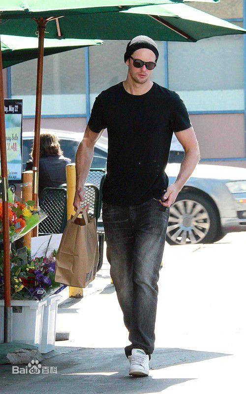 亚历山大·斯卡斯加德(Alexander Skarsgard)精彩图册