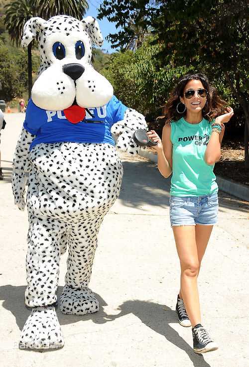 高清埃曼纽尔·施莱琪(Emmanuelle Chriqui)精彩图册