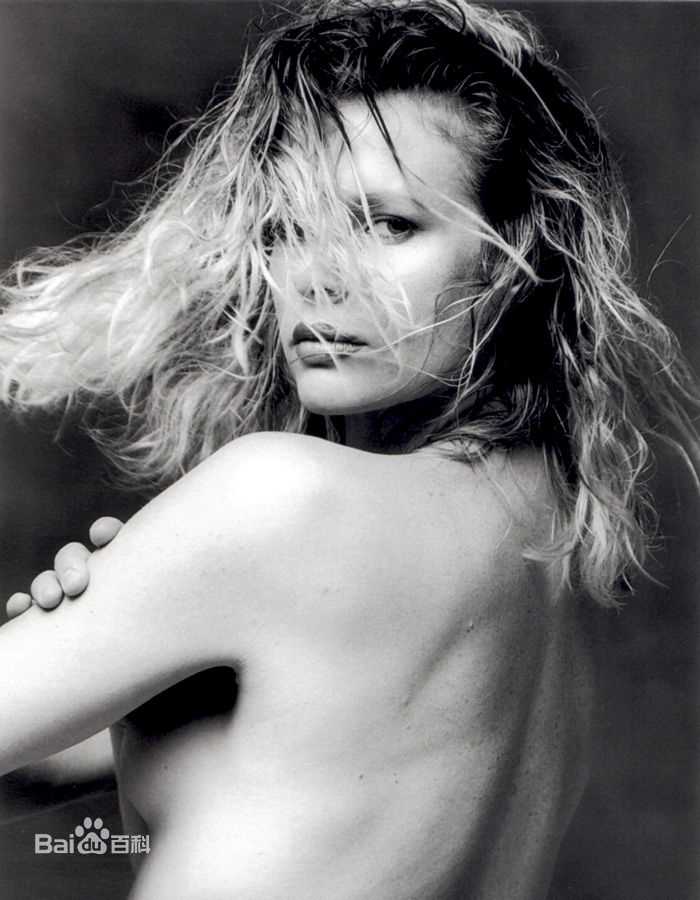 最新金·贝辛格(Kim Basinger)壁纸