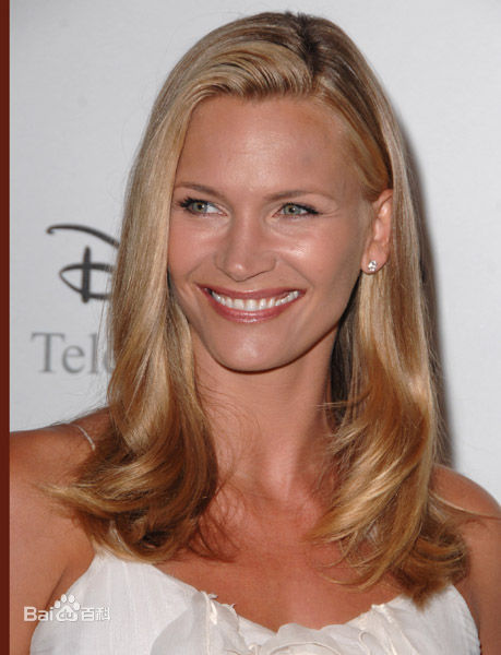 最新娜塔莎·亨斯屈奇(Natasha Henstridge)精彩图册