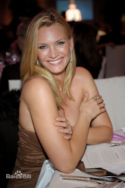 最新娜塔莎·亨斯屈奇(Natasha Henstridge)精彩图册