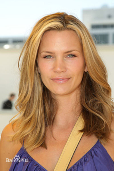 最新娜塔莎·亨斯屈奇(Natasha Henstridge)精彩图册